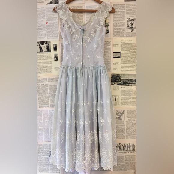 Vintage 1956 Eyelet Organza Pastel Periwinkle Blue Wedding Gown - Picture 9 of 9